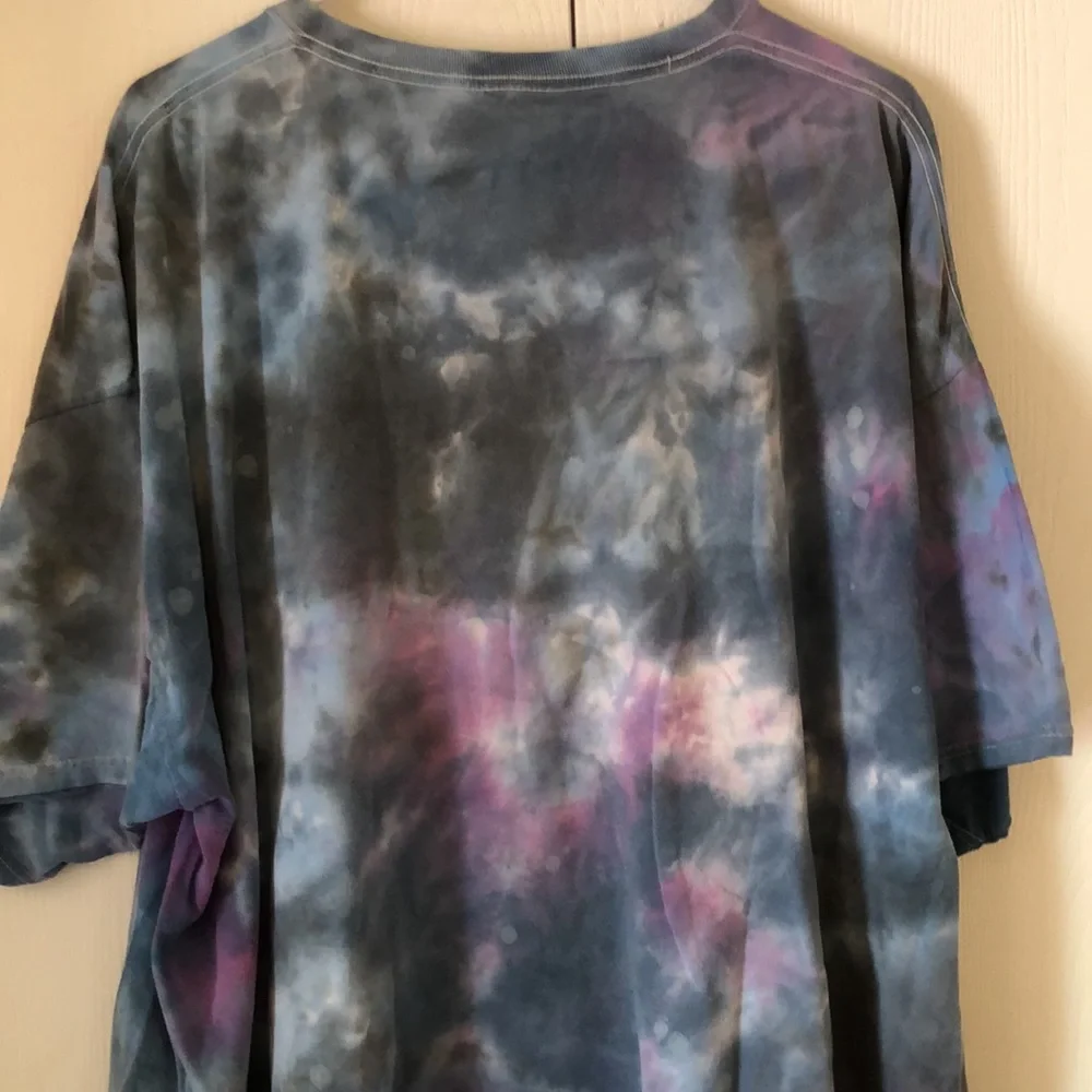 Women’s Dom tie dye Y2k Galaxy Cat T-Shirt - Blue and Purple - Picture 9 of 11